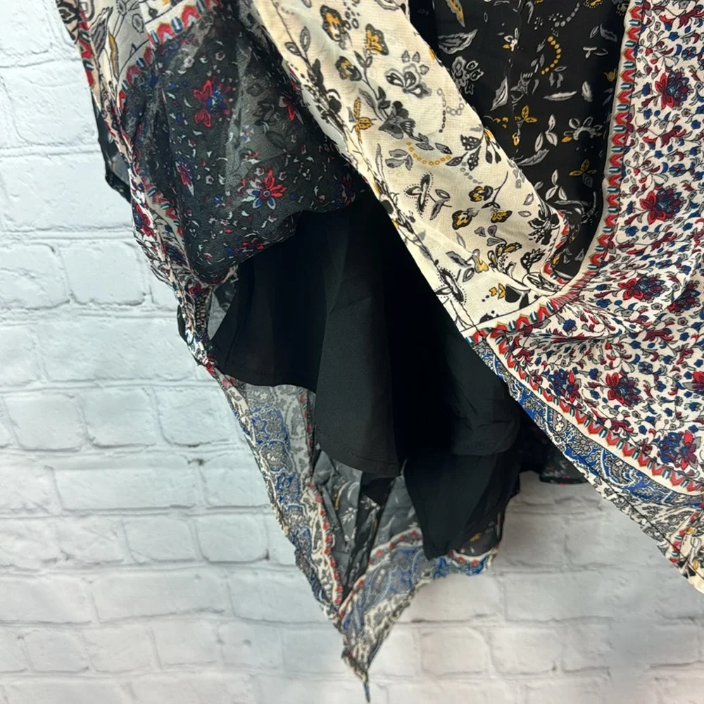 BloomChic Patchwork Pattern Flowy Elastic Waist Shark Bite Hem Top Plus Size 1X - Picture 8 of 8